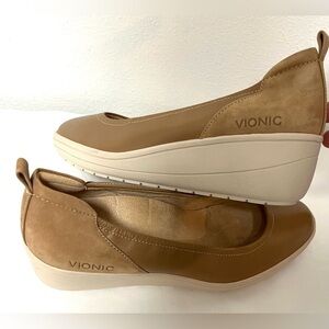 Vionic Jacey Pump Wedge Toffee Tan Leather Slip On Comfort & Elegance 
Size 8.5